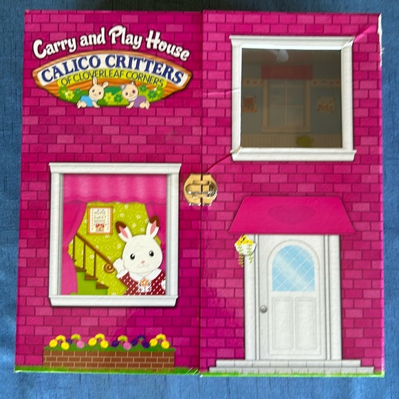 Calico Critters Carry and Play House - Picture 1 of 9